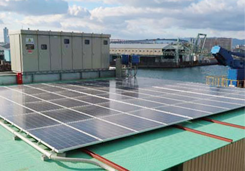 Paneles solares en la sucursal de Osaka